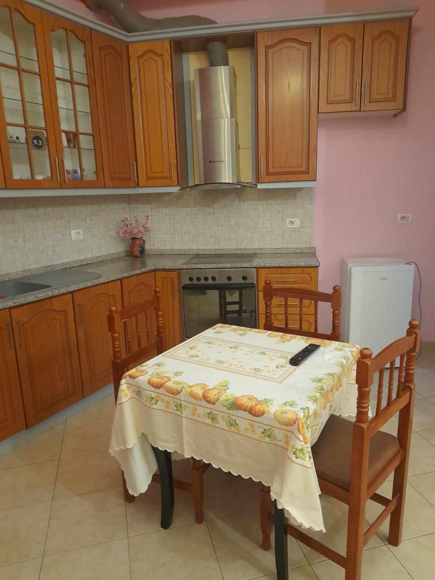 Tina'S Apartment Gjirokaster Bagian luar foto